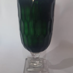 גביע ירוק קטן צר (מלאי 5 ) (מיקום B4ו)